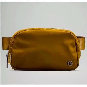 Brand new Lululemon everyday bag belt (burnt caramel)